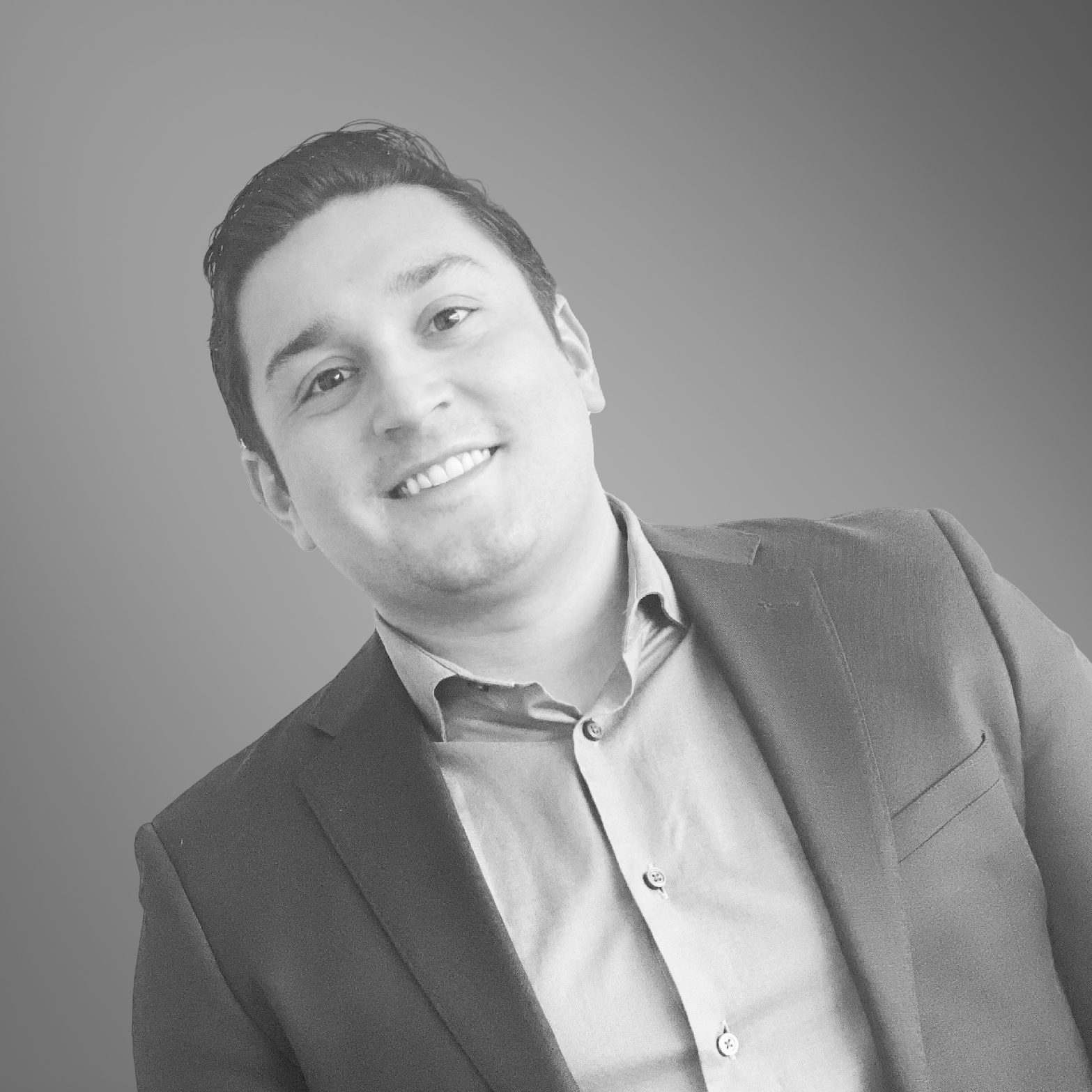 alec-bw-new-photo-01